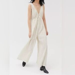 Urban Outfitters NWT Plunging Wide Leg Jumpsuit Size XS.